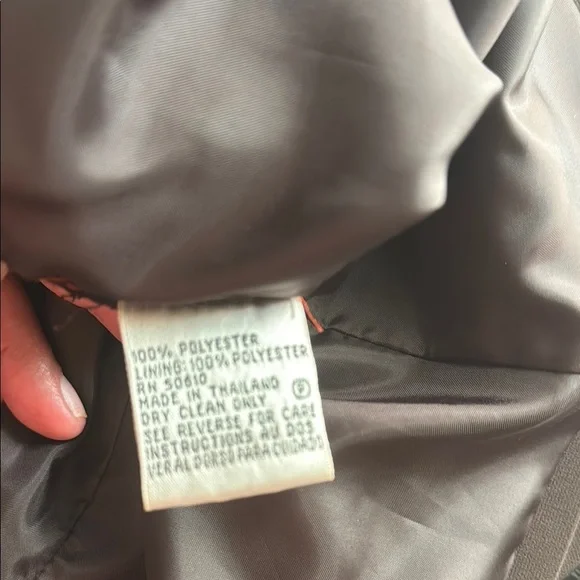 Le Suit Red and Black Crop Boxy Blouse 128 - Picture 8 of 8